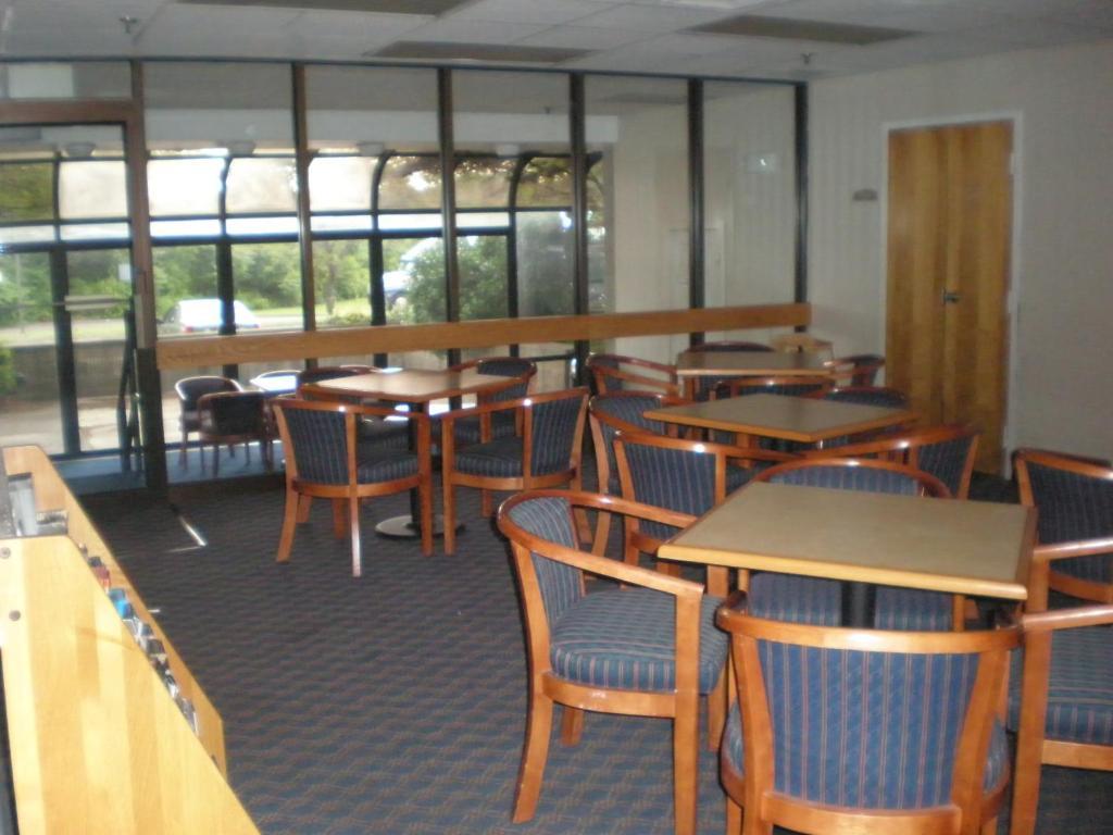 Holiday Inn Express Milford By Ihg Exterior photo